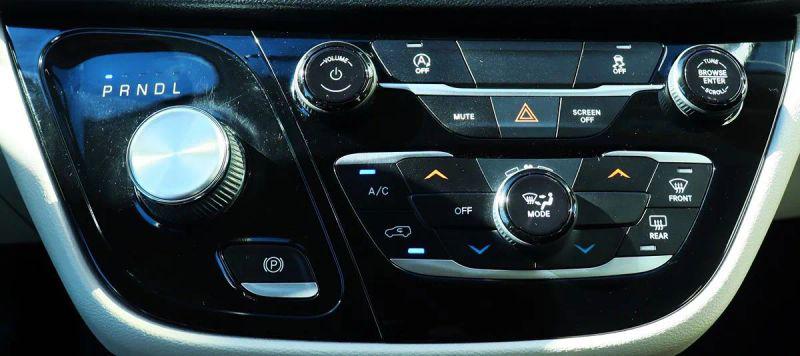 2020 Chrysler Voyager L