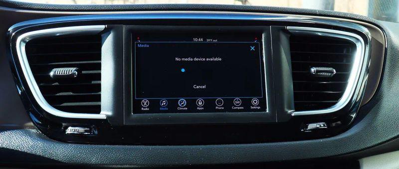 2020 Chrysler Voyager L