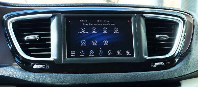 2020 Chrysler Voyager L