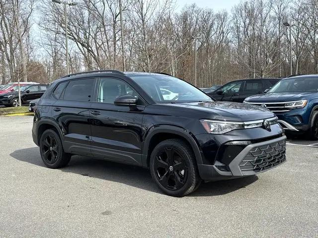 2025 Volkswagen Taos 1.5T SE Black