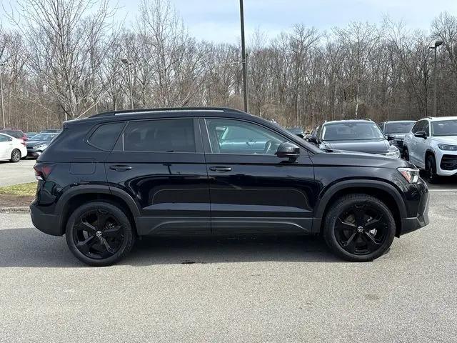 2025 Volkswagen Taos 1.5T SE Black