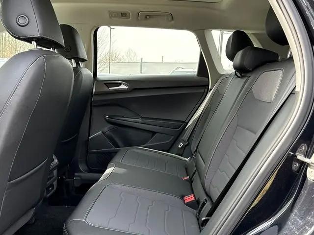 2025 Volkswagen Taos 1.5T SE Black