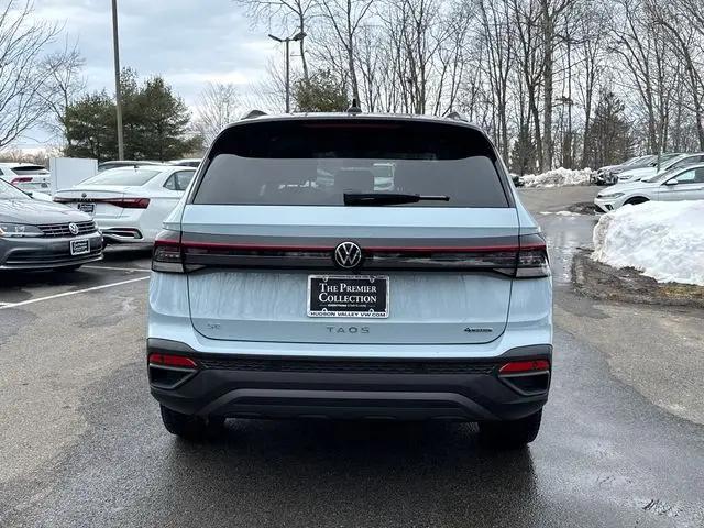 2025 Volkswagen Taos 1.5T SE Black