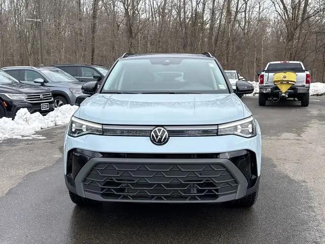 2025 Volkswagen Taos 1.5T SE Black
