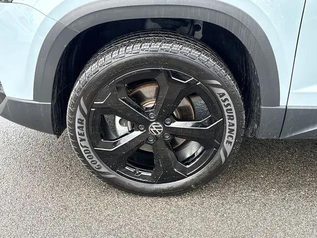 2025 Volkswagen Taos 1.5T SE Black
