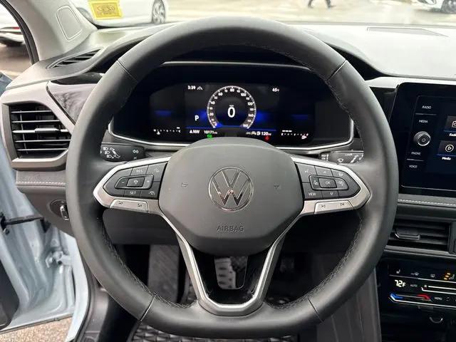 2025 Volkswagen Taos 1.5T SE Black