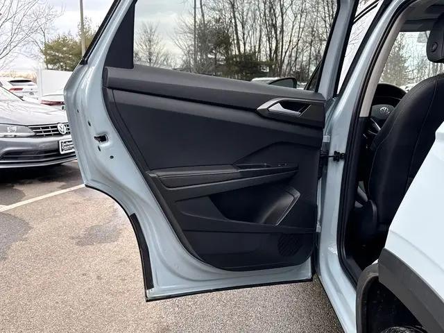 2025 Volkswagen Taos 1.5T SE Black