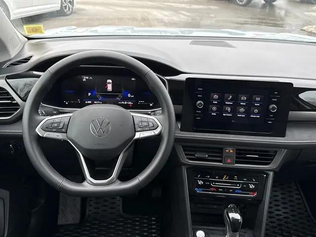 2025 Volkswagen Taos 1.5T SE Black