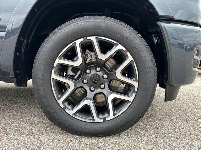 2026 Ram 1500 Laramie Crew Cab 4x4 5'7" Box