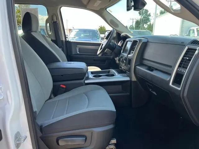 2023 Ram 1500 Classic SLT Crew Cab 4x2 5'7" Box