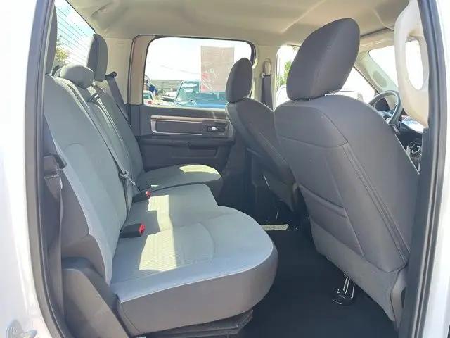 2023 Ram 1500 Classic SLT Crew Cab 4x2 5'7" Box