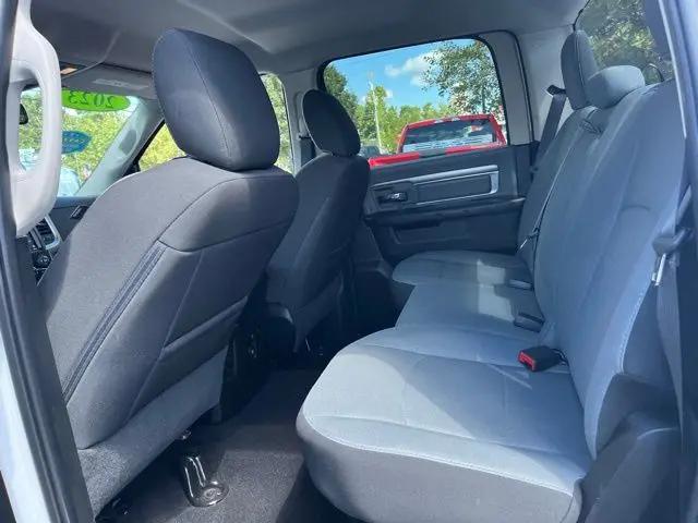 2023 Ram 1500 Classic SLT Crew Cab 4x2 5'7" Box