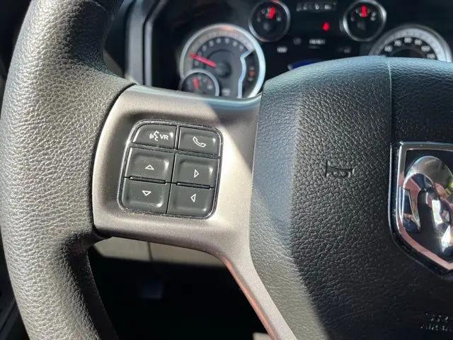 2023 Ram 1500 Classic SLT Crew Cab 4x2 5'7" Box