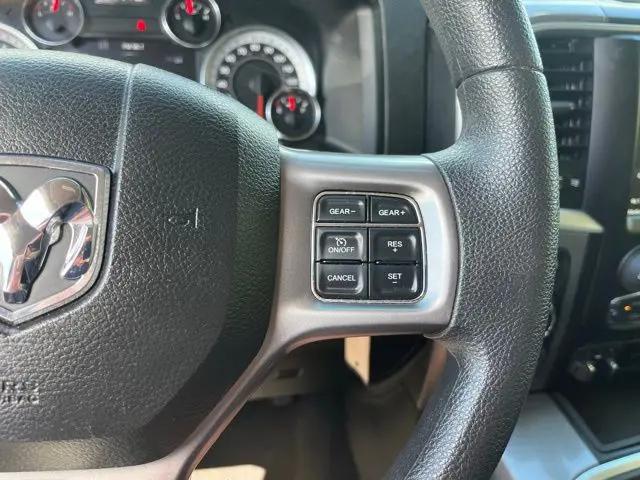 2023 Ram 1500 Classic SLT Crew Cab 4x2 5'7" Box