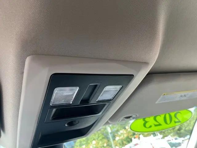 2023 Ram 1500 Classic SLT Crew Cab 4x2 5'7" Box