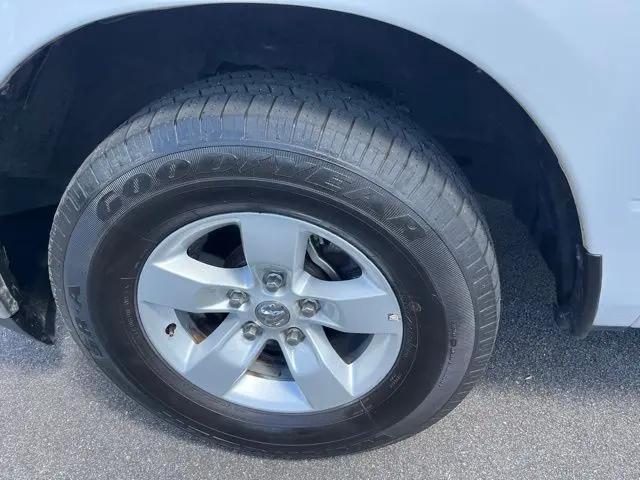 2023 Ram 1500 Classic SLT Crew Cab 4x2 5'7" Box