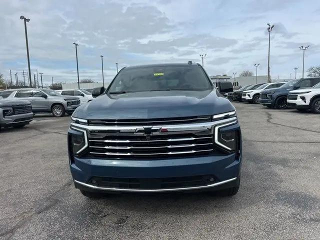 2026 Chevrolet Suburban LT, 4WD