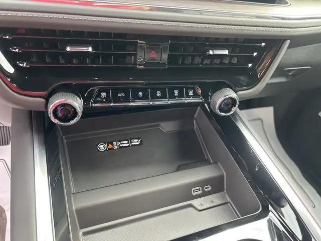 2026 Chevrolet Suburban LT, 4WD