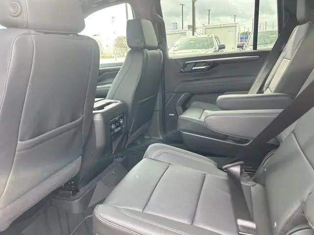 2026 Chevrolet Suburban LT, 4WD