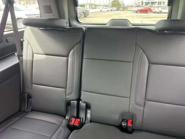 2026 Chevrolet Suburban LT, 4WD