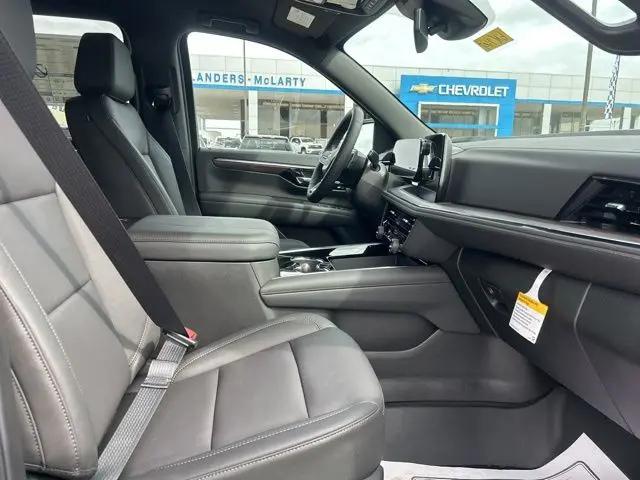 2026 Chevrolet Suburban LT, 4WD