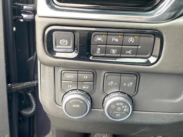2026 GMC Yukon XL 4WD Elevation