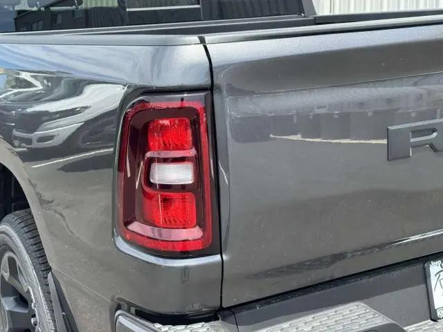 2026 Ram 1500 Express Crew Cab 4x4 57 Box
