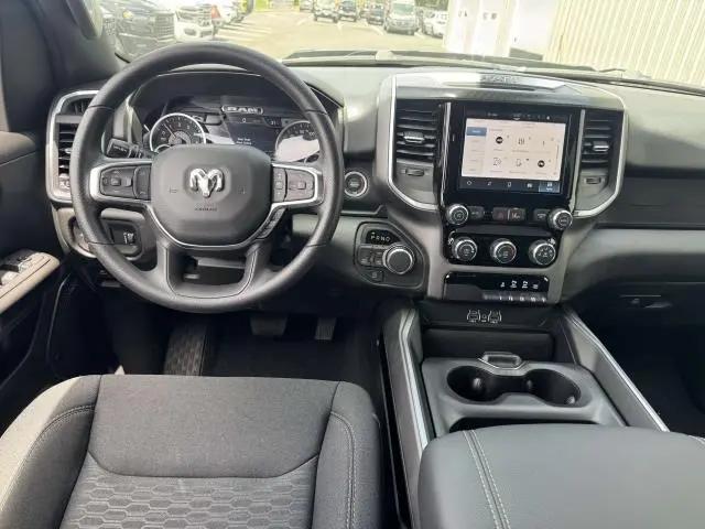 2026 Ram 1500 Express Crew Cab 4x4 57 Box