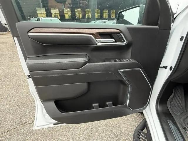 2024 Chevrolet Silverado 1500 4WD Crew Cab Short Bed RST