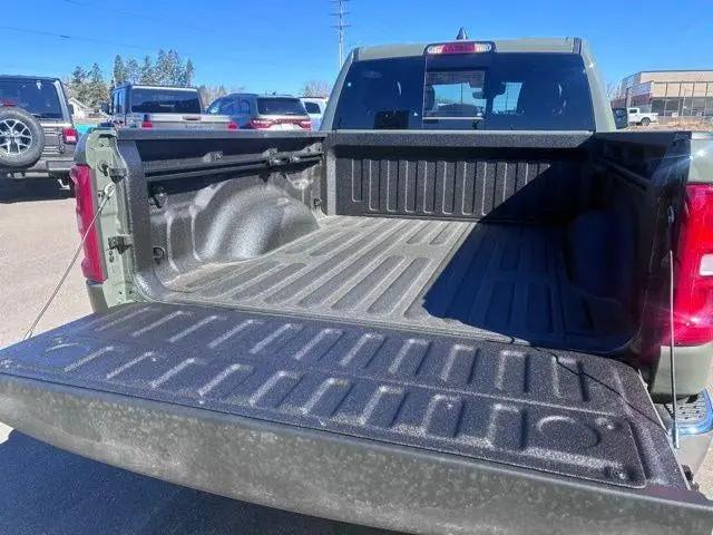 2026 Ram 1500 Big Horn Crew Cab 4x4 64 Box