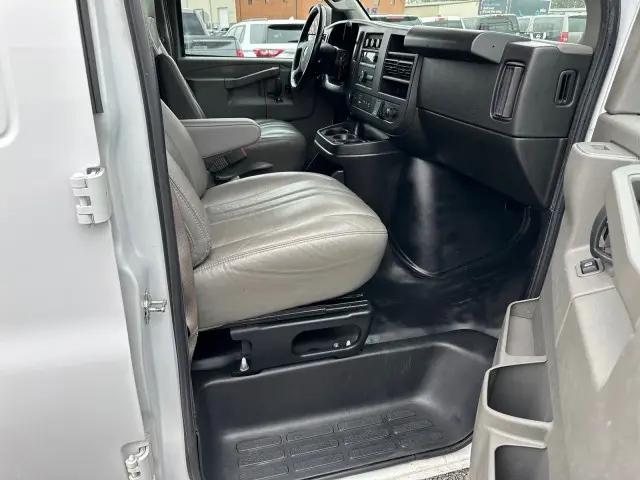 2023 GMC Savana Cargo RWD 2500 Regular Wheelbase Work Van