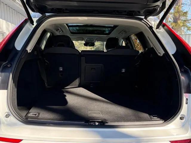 2023 Volvo XC60 B5 Plus Dark Theme