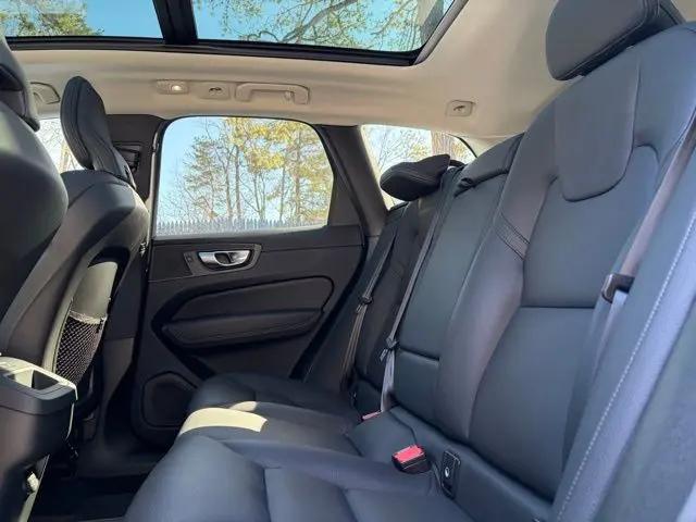 2023 Volvo XC60 B5 Plus Dark Theme