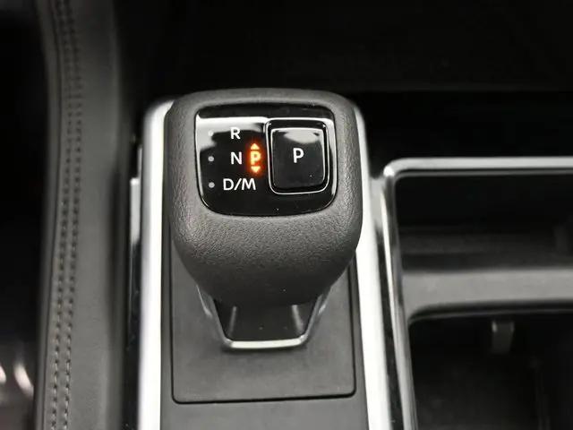2025 Nissan Pathfinder Platinum FWD