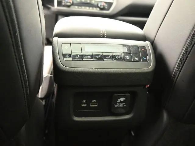 2025 Nissan Pathfinder Platinum FWD