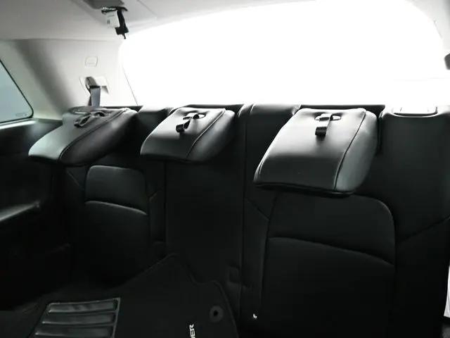 2025 Nissan Pathfinder Platinum FWD