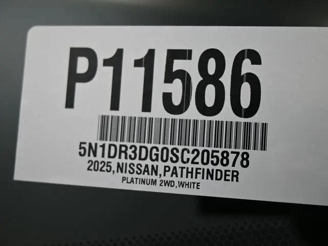 2025 Nissan Pathfinder Platinum FWD