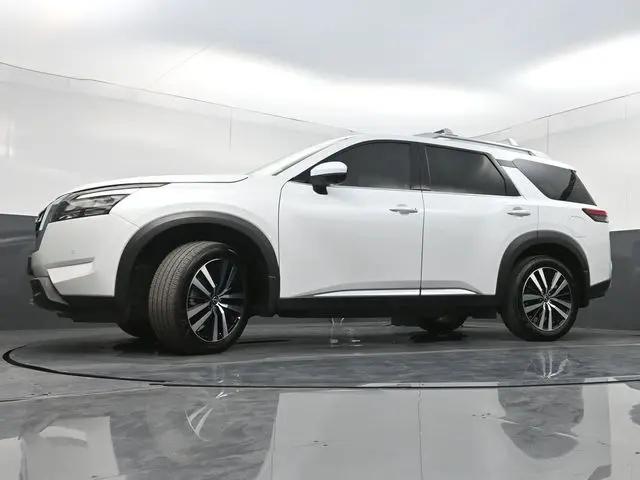 2025 Nissan Pathfinder Platinum FWD
