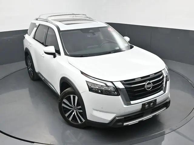 2025 Nissan Pathfinder Platinum FWD