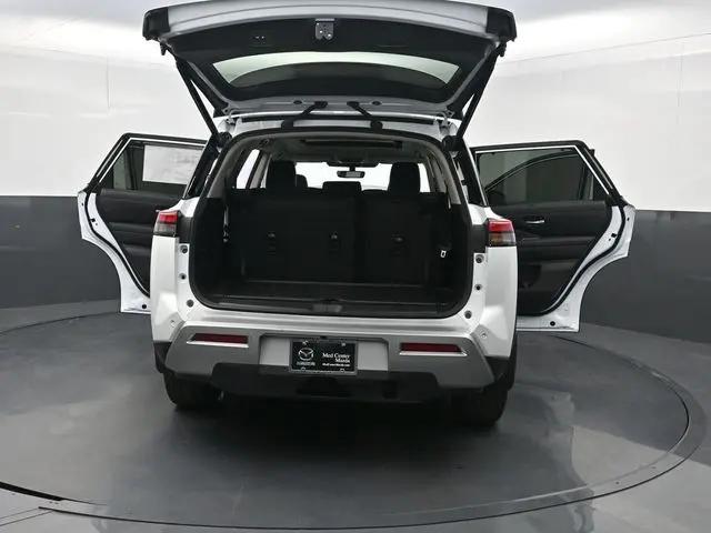 2025 Nissan Pathfinder Platinum FWD
