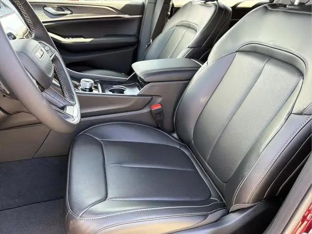 2026 Jeep Grand Cherokee L Limited 4x2