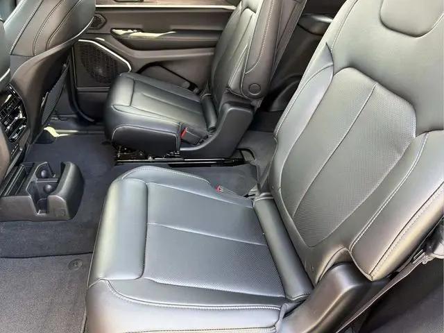2026 Jeep Grand Cherokee L Limited 4x2