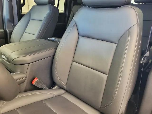 2025 Chevrolet Suburban 4WD Z71