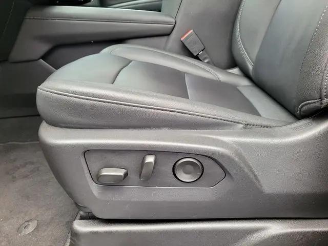 2025 Chevrolet Suburban 4WD Z71