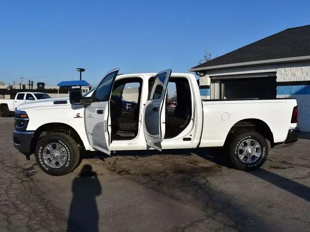 2026 Ram 3500 Big Horn Crew Cab 4x4 6'4" Box