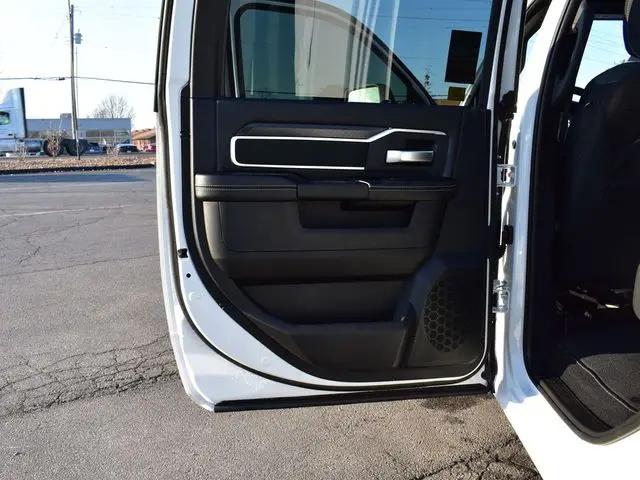 2026 Ram 3500 Big Horn Crew Cab 4x4 6'4" Box