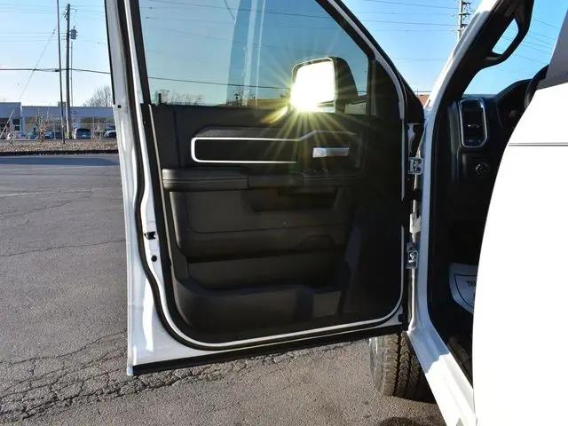 2026 Ram 3500 Big Horn Crew Cab 4x4 6'4" Box