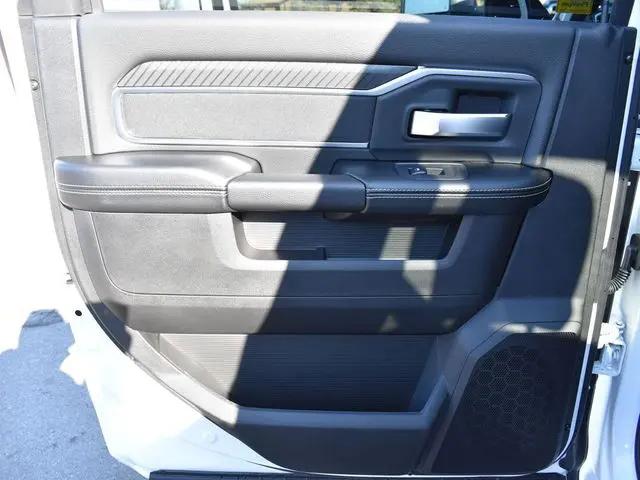 2026 Ram 3500 Big Horn Crew Cab 4x4 6'4" Box
