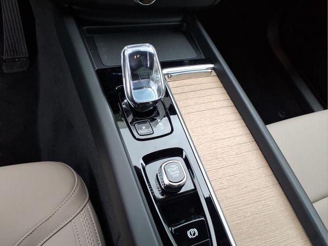 2026 Volvo XC60 B5 Core