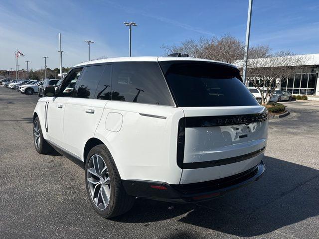 2025 Land Rover Range Rover P550e SE